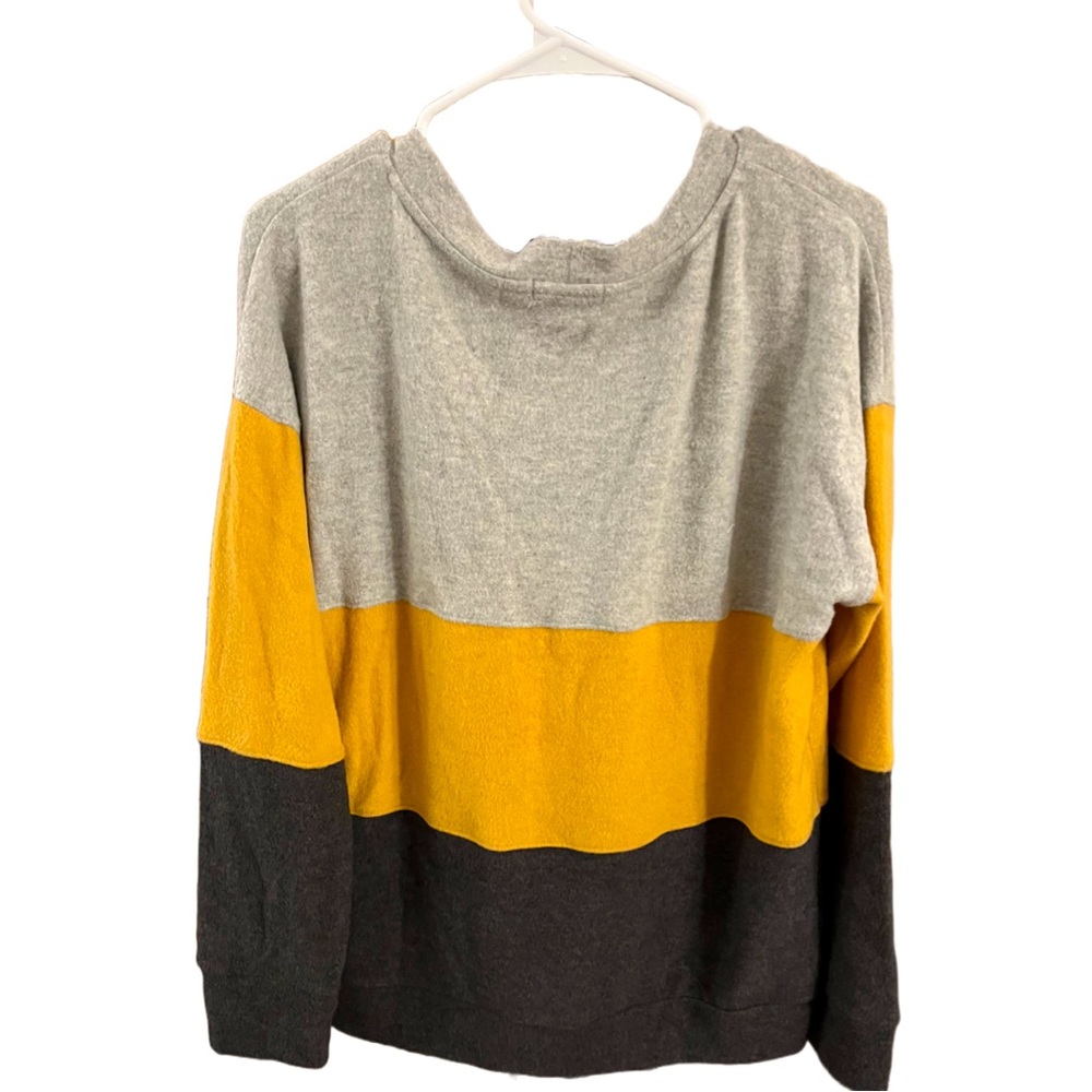 Tricolor Light/Dark Grey & Yellow L Crewneck Sweater New with Tags!
